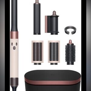 Baby Pink motherdays edition dyson airwrap